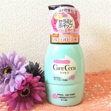 Sữa tắm dạng bọt làm trắng da Care Cera 450ml